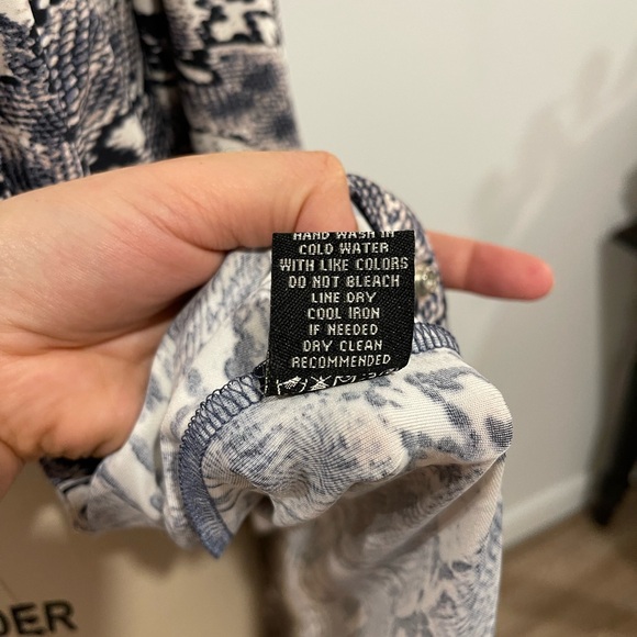 BCBG snake print button up shirt dress - Picture 7 of 9